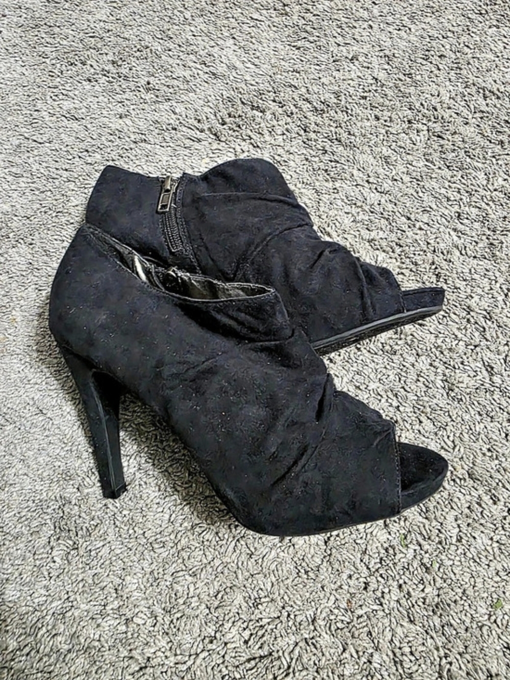 9 & Co Black Peep Toe Heels